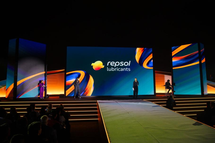 引擎轰鸣：Repsol睿烁润滑油在瓦伦西亚大奖赛上的全新形象亮相